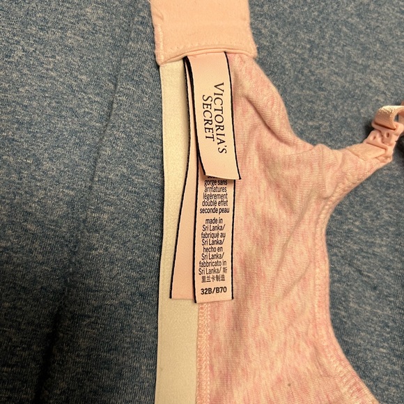 Victoria Secret bralette 32B. Like new with no underwire.  See pics. - Picture 3 of 4